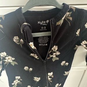Kyte Baby magnolia zippered romper